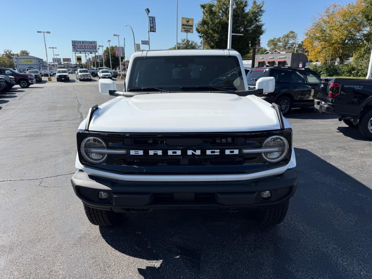 Used 2025 Ford Bronco Outer Banks AWD/4WD image 6