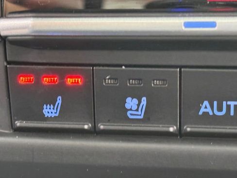 Certified 2021 Toyota Sienna Platinum image 21