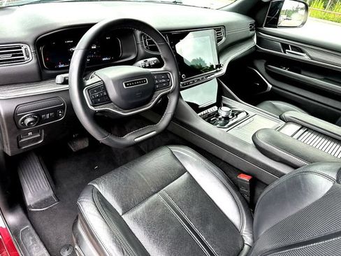 Used 2024 Jeep Wagoneer L Series II w/ Flexible Seating Group AWD/4WD image 13