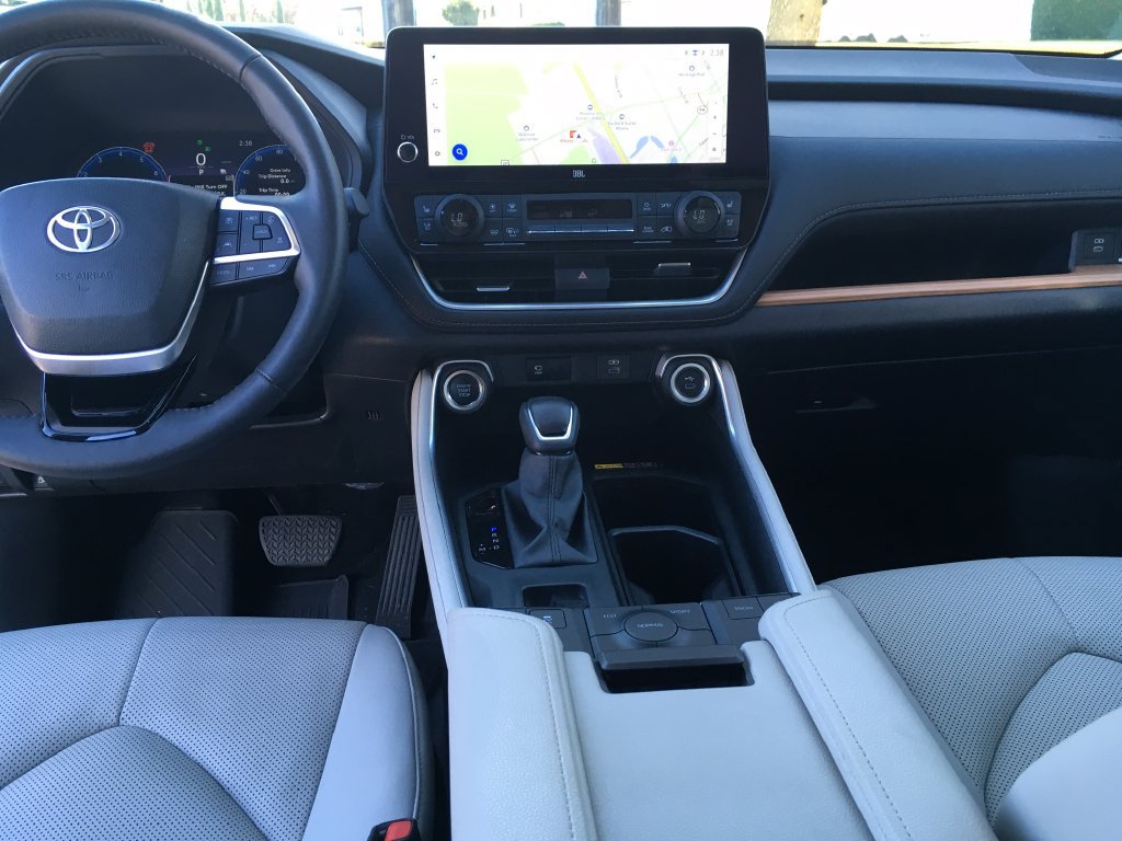 Used 2026 Toyota Grand Highlander AWD image 25