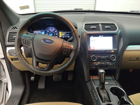 Used 2017 Ford Explorer XLT w/ Equipment Group 201A image 22