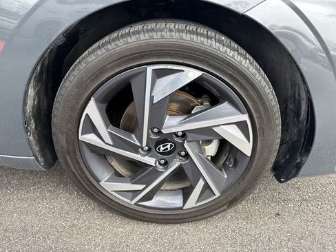Used 2025 Hyundai Elantra Limited FWD image 15