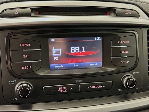 Used 2016 Kia Sorento LX w/ LX Convenience Package image 21