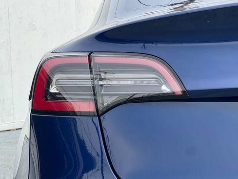 Used 2018 Tesla Model 3 Long Range RWD image 24
