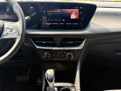Used 2025 Buick Encore GX Preferred FWD image 14