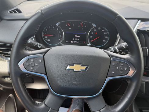 Used 2022 Chevrolet Traverse LT FWD image 39