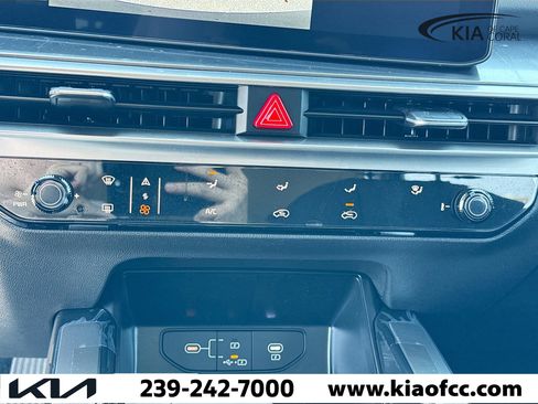 New 2026 Kia Sorento LX FWD image 32