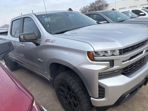 Used 2021 Chevrolet Silverado 1500 RST image 2