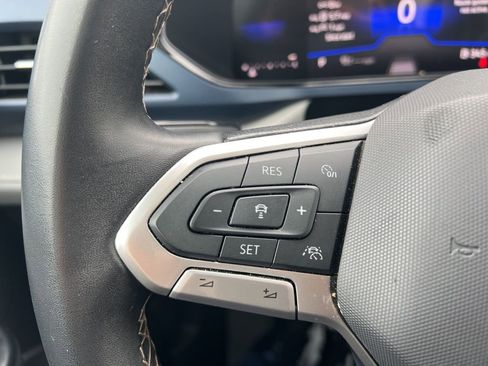 Used 2024 Volkswagen Taos SE image 14