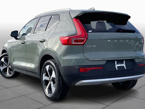 Used 2025 Volvo XC40 B5 Core w/ Protection Package Premier image 12