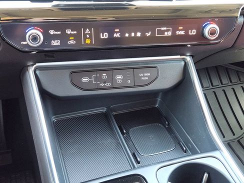 New 2026 Kia Carnival SX Prestige FWD image 18