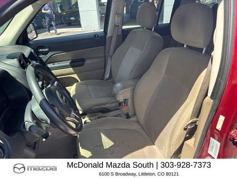 Used 2015 Jeep Patriot Latitude AWD/4WD image 10