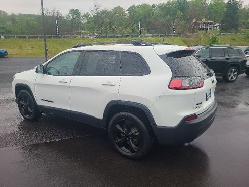 Used 2021 Jeep Cherokee Latitude Plus AWD/4WD image 3