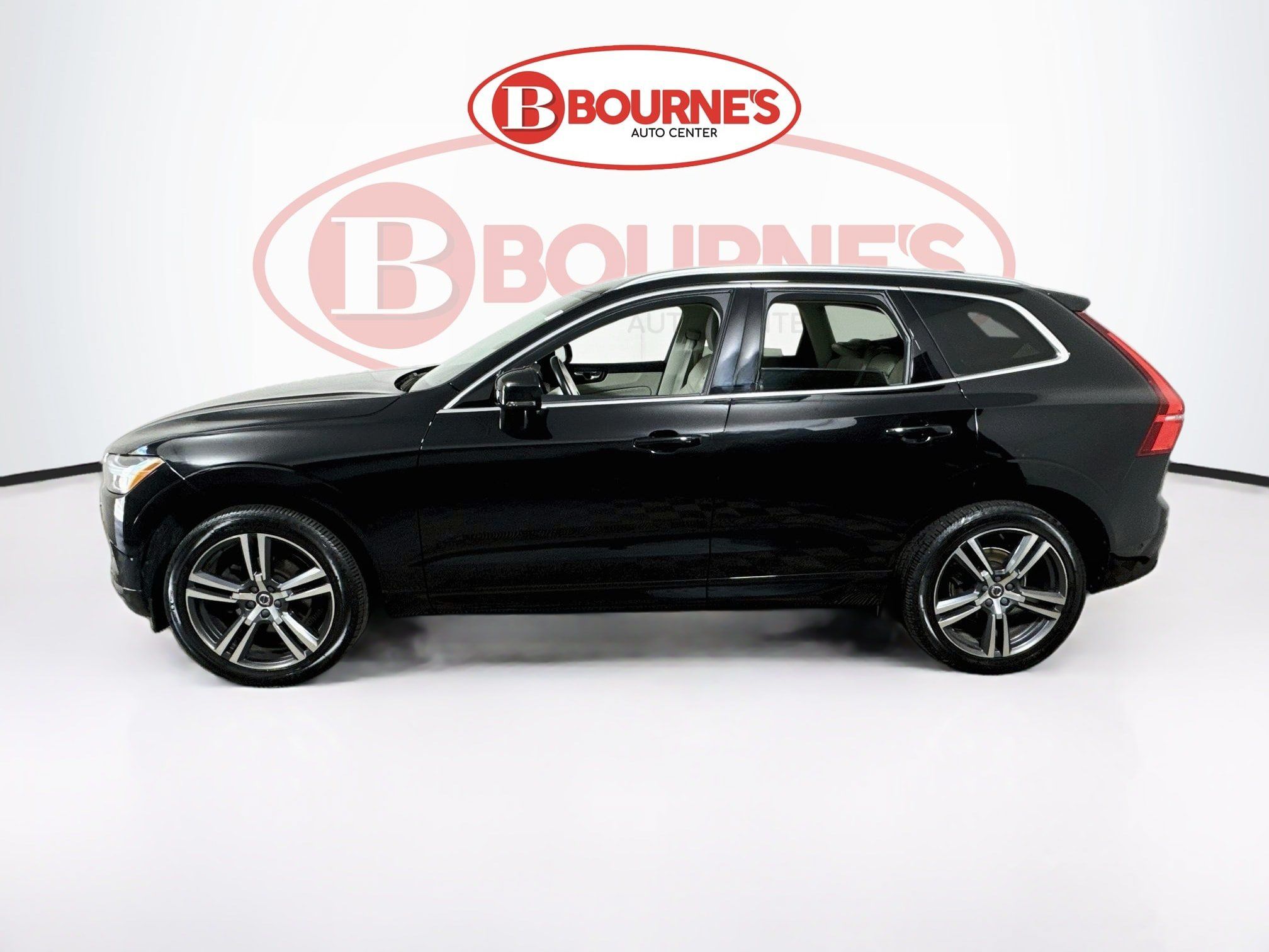 Used 2019 Volvo XC60 T5 Momentum w/ Multimedia Package AWD/4WD image 8