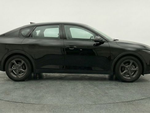 Used 2025 Kia K4 LXS image 11