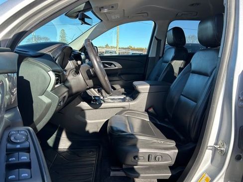 Used 2019 Chevrolet Traverse LT w/ LT Premium Package image 27