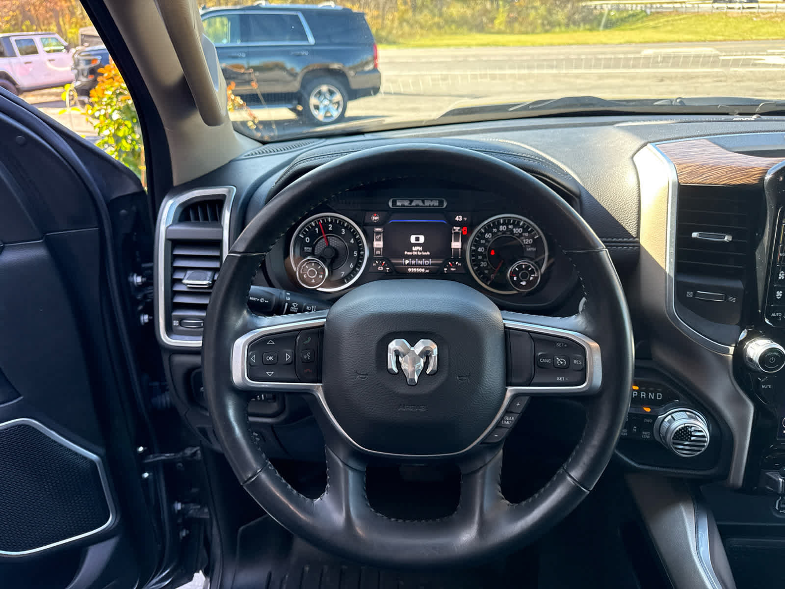 Used 2020 RAM 1500 Laramie AWD/4WD image 23