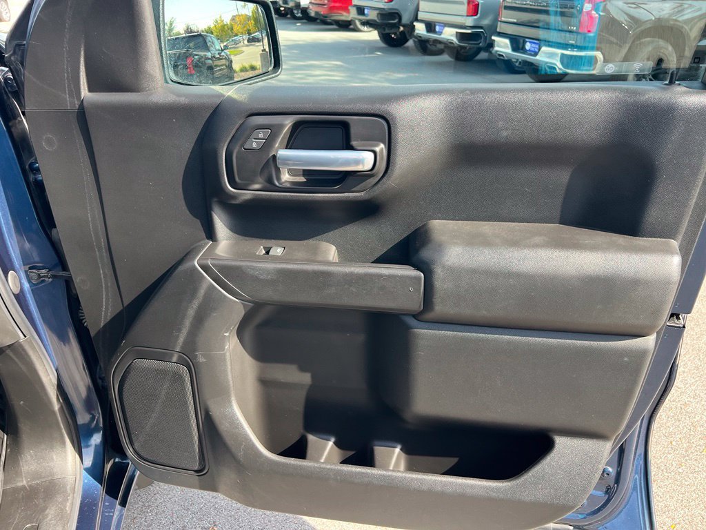 Used 2020 Chevrolet Silverado 1500 Custom w/ Custom Value Package AWD/4WD image 24