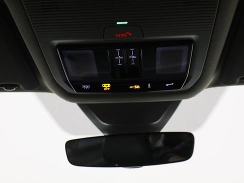 Used 2025 Volkswagen Atlas Peak Edition SE image 29