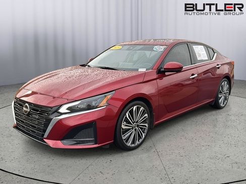 Used 2023 Nissan Altima 2.5 SL image 1