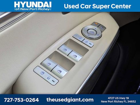 Used 2025 Genesis GV70 2.5T w/ Select Package AWD/4WD image 37