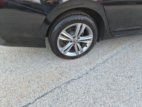 Used 2024 Volkswagen Jetta SE image 9