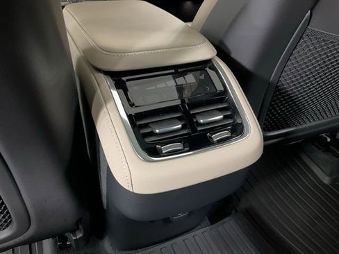 New 2026 Volvo XC90 B6 Ultra w/ Protection Package Premier AWD/4WD image 24