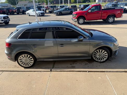Used 2016 Audi A3 e-tron Premium Plus w/ Premium Plus Package FWD image 5