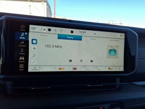 New 2025 Jeep Gladiator Sport image 17