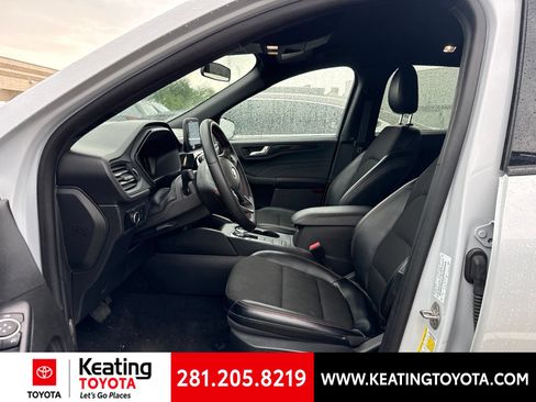 Used 2025 Ford Escape ST-Line FWD image 12