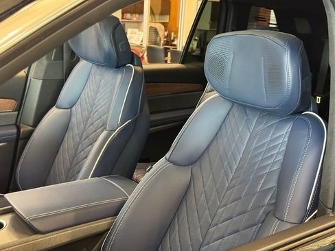 New 2026 Cadillac Vistiq Premium Luxury image 16