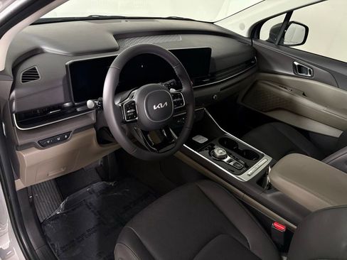 New 2026 Kia Carnival EX FWD image 18