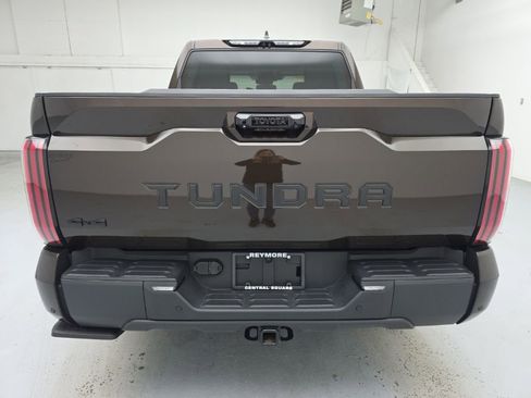 Used 2024 Toyota Tundra Limited AWD/4WD image 10