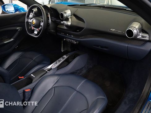 Used 2021 Ferrari F8 Tributo image 33