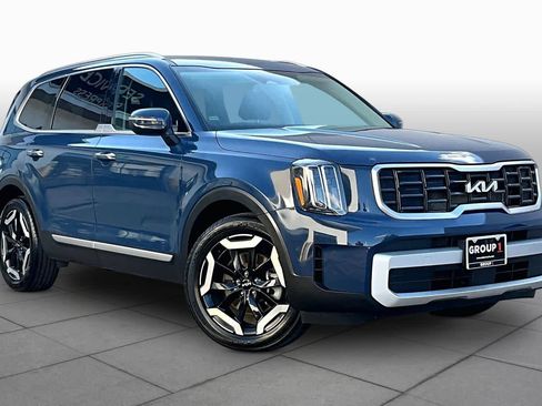 Certified 2025 Kia Telluride S AWD/4WD image 3