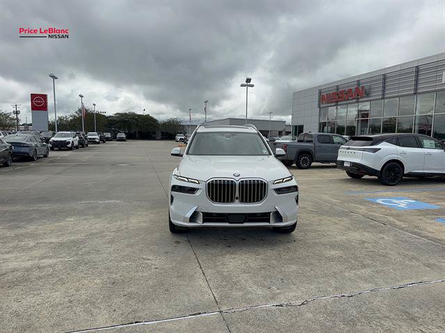 Used 2024 BMW X7 xDrive40i w/ Premium Package AWD/4WD image 16