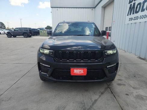 New 2025 Jeep Grand Cherokee Limited w/ Luxury Tech Group II image 8