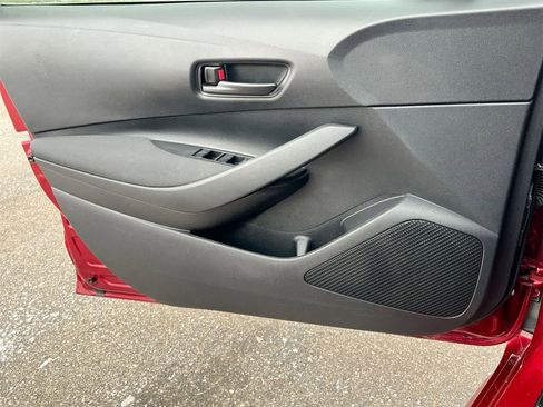 Used 2022 Toyota Corolla LE image 30