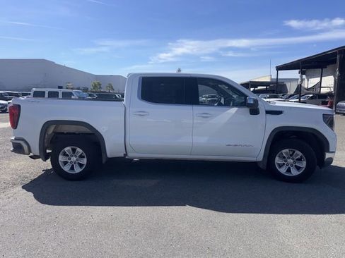 Used 2024 GMC Sierra 1500 SLE image 4