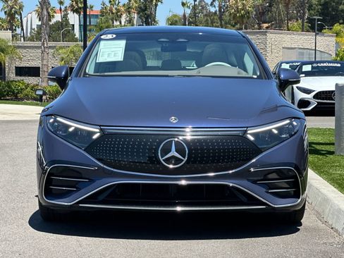 Used 2023 Mercedes-Benz EQS 580 4MATIC Sedan w/ Exclusive Trim Package image 8