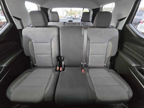 Used 2021 Chevrolet Traverse LT image 18