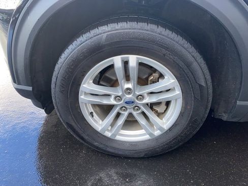 Certified 2023 Ford Explorer XLT w/ Equipment Group 202A image 9