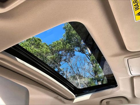 Used 2017 Honda CR-V Touring image 13