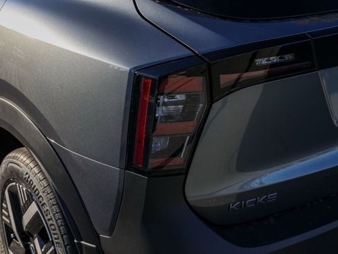 New 2026 Nissan Kicks SV image 7