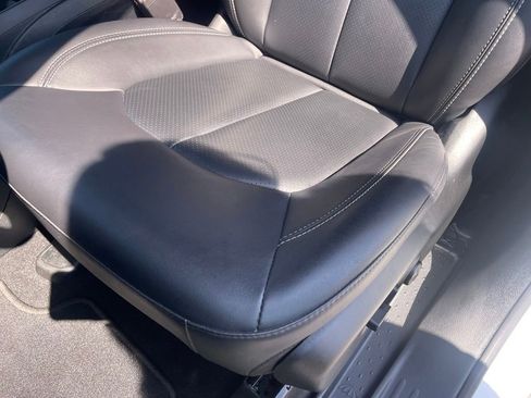 Used 2025 Chrysler Pacifica Select FWD image 22