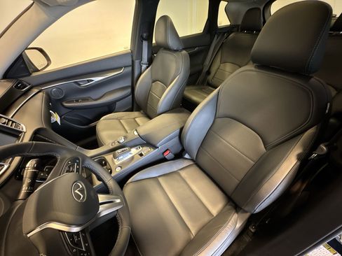 New 2025 INFINITI QX50 Luxe image 11