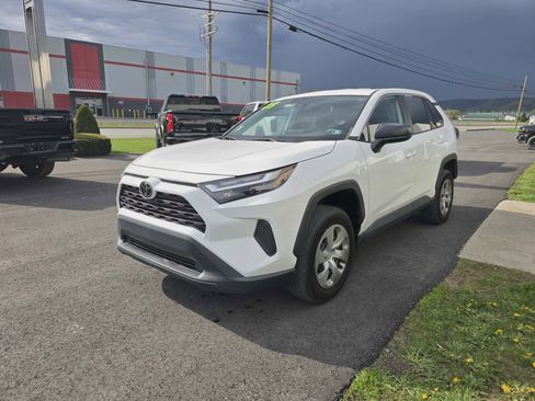 Used 2023 Toyota RAV4 LE FWD image 8