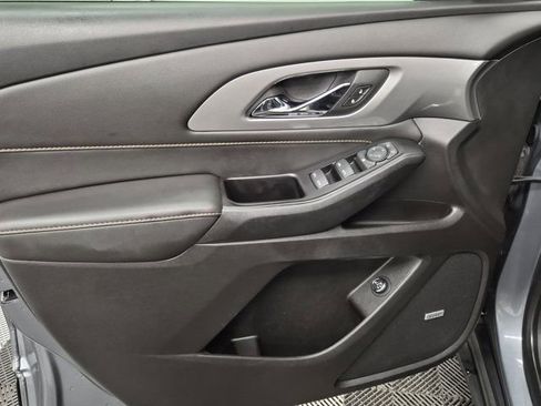 Used 2020 Chevrolet Traverse LT w/ LT Premium Package FWD image 18