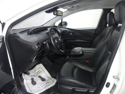 Used 2022 Toyota Prius AWD image 21