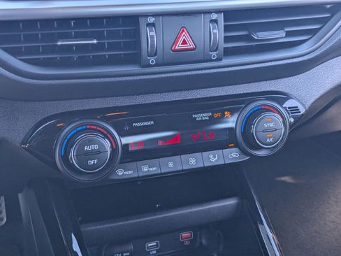 Used 2023 Kia Forte GT-Line image 22